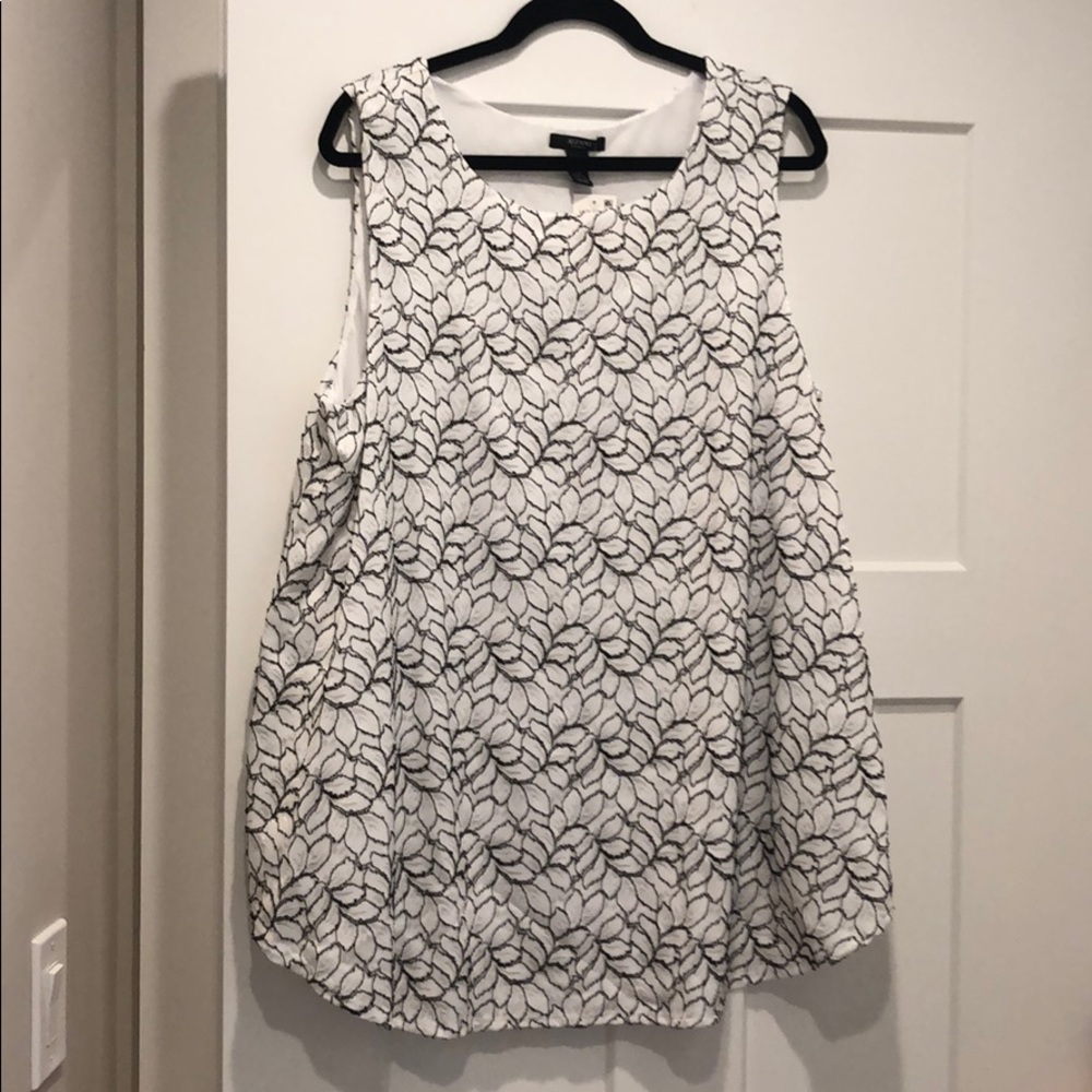 NWT Alfani PLUS A-Line Black and White Lace Tank
